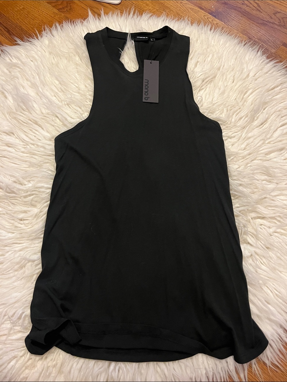 NWT Mono B Women’s Black Tank Top with Keyhole Back Size Large